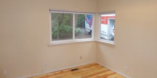 Beautiful 3 Bed 1 Bath Single Family House - Bellevue Gallery 14