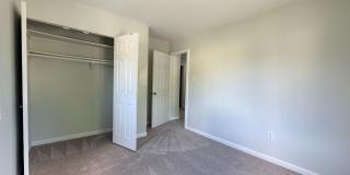 47 KING HENRY Circle Gallery 16