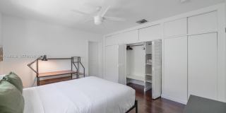 1714 Costado St Gallery 25