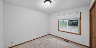 Charming 3BR Townhome in Lincoln Gallery 15