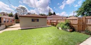 5709 West Dakin Street Gallery 3