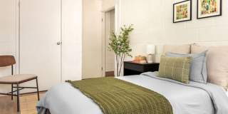 1100 Washington Gallery 23