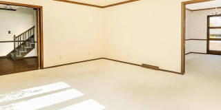 Large 5BR/3.5 Bath in Elm Heights. Available Now! Gallery 23