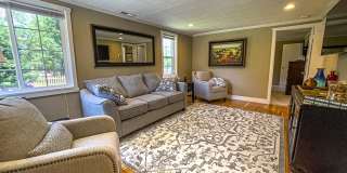 Kelsey's Cottage: Fully Furnished 2 bd/1ba Jacksonville Cottage, Large yard! $300 Utility Fee Gallery 3