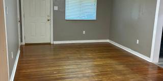 1641 Woodburn Street Gallery 1