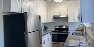 Recently Renovated 2 Bedroom 1 Bath, Two-Level Apartment-Great Midtown location! Gallery 1