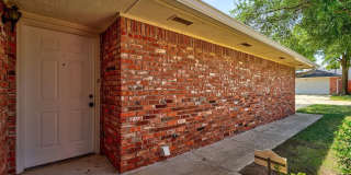 Beautiful Two-Story 3bed/2bath Townhome Available in Westside Norman!! Gallery 4
