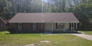 Wonderful Three Bedroom Home in Northeast Columbia! Gallery 1