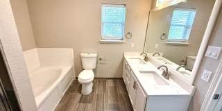 *MOVE IN SPECIAL* Gorgeous Four Bedroom Home with Covered Patio Near Medical Center!! Gallery 23