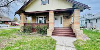 Charming 4 Bedroom, 2 Bath House for Rent with 1-Car Garage and Unfenced Yard Gallery 1