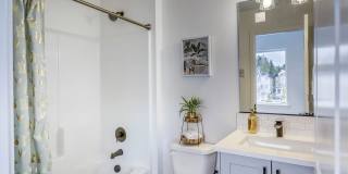 Beautiful, 2 bed, 2.5 bath townhouse in Silverdale Gallery 29