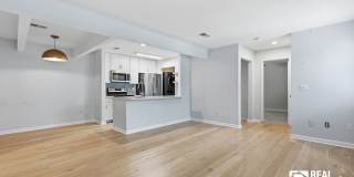East Bridge Town Lofts Living | Prime Location Near Downtown Charleston Gallery 7