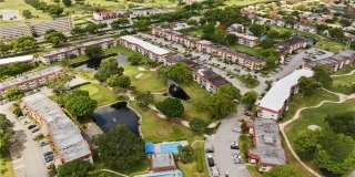 711 S Hollybrook Dr Gallery 28