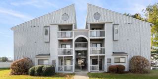 2 Bed/2 Bath with loft. Close to Campus On bus line. Gallery 1