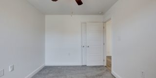 Fresh and so Clean Clean Close to Everything! Gallery 38