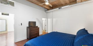 222 Losoya Gallery 27