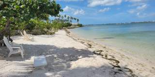 Beautifully renovated 2/2 condo downtown Sarasota with view of Bay! Gallery 39