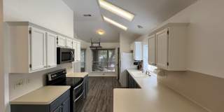 5904 Creekway Street Gallery 18