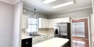 3BD/2BA House Off Perkins between Bluebonnet and Siegen. Gallery 11