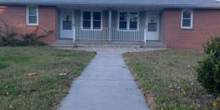 Spacious Duplex in Great Location Gallery 1