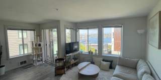 Lake Union View Condo! Gallery 11