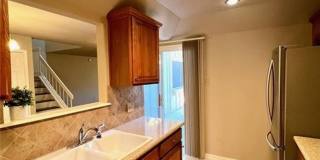 Arbor Village Condominium / Beautiful Update Unit / Refrigerator, Washer & Dryer included Gallery 12