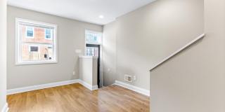 Parkside Haven: Contemporary 2-Bedroom Row Home Near Patterson Park Gallery 6