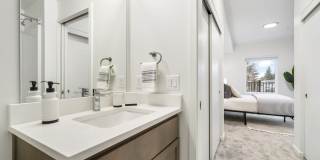 The Oliveen Gallery 45