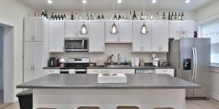 Massive Newly Renovated 11-Bedroom House on E. 14th  – Prime Campus Location! Gallery 9