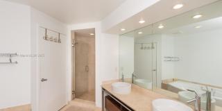 16275 Collins Avenue Gallery 7