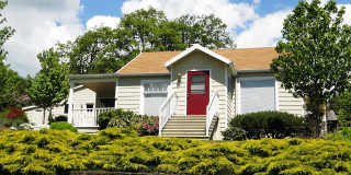 Two Bedroom Cottage for Rent in White Salmon Gallery 1