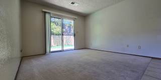 Gorgeous 3 Bedroom, 2 Bath home in great location Gallery 15