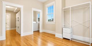 Knoxville 37917 - 2 bedroom 1.5 bath - call Susan Calabrese 865-591-9204 Gallery 8