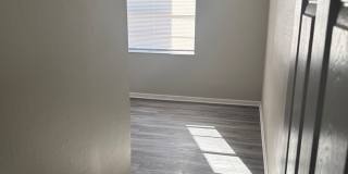 Spacious 4 Bed Condo Gallery 10