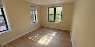 2 Level, 2 Bedroom Hidden Gem in Dupont! Gallery 28