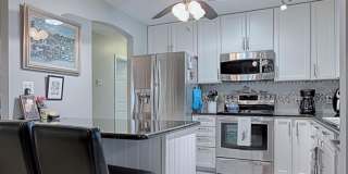 Spectacular Fully Furnished SEASONAL Home with Golf Course views and pool* Gallery 13