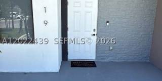 419 NW 13th Ct Gallery 1