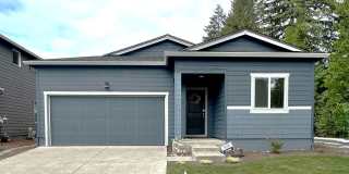 3 BD Battle Ground Ranch Style Home with Open Living Gallery 1