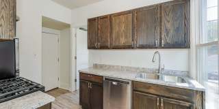 1115 1/2 4th Street NE Gallery 1