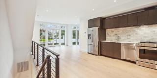 699 GIDDINGS Avenue Gallery 18