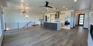 Close to Micron, 3 Bedroom 3 bath w/ a Million Dollar View! Gallery 21