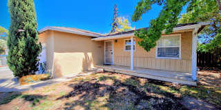 Charming 3bd Single Story House w/Attached Garage Gallery 1
