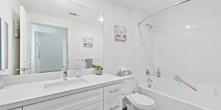 Levante Apartments Homes Gallery 17