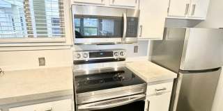 1 bedroom, 1 bathroom Condo with City View! Gallery 3