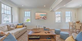 111 N Belmont Gallery 6