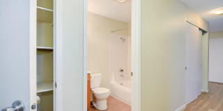 Stonebridge Gallery 32
