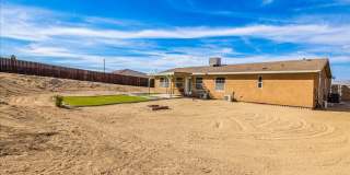 29 Palms home in great neighborhood! Gallery 36