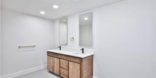 13 Pinehurst Street Gallery 7