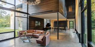 1001 W Lucas Gallery 1