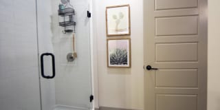 The Dillon Gallery 32